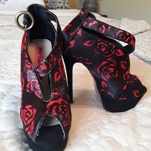 Betsey Johnson leather heels